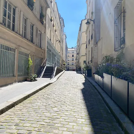 Sacre Coeur Arev Sur Les Pas D Emily In