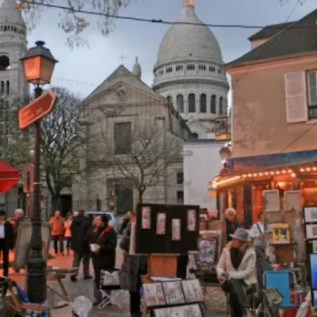Sacre Coeur Arev Sur Les Pas D Emily In Apartamento